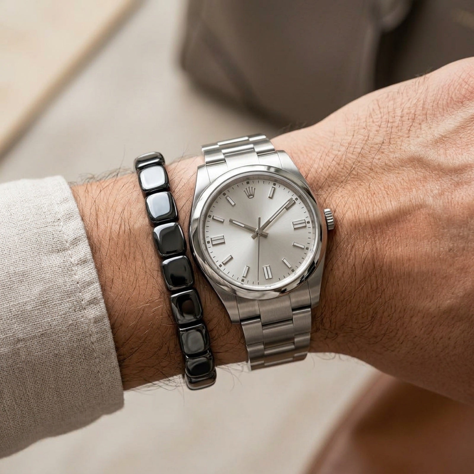 Close-up VORTIS bracelet with watch